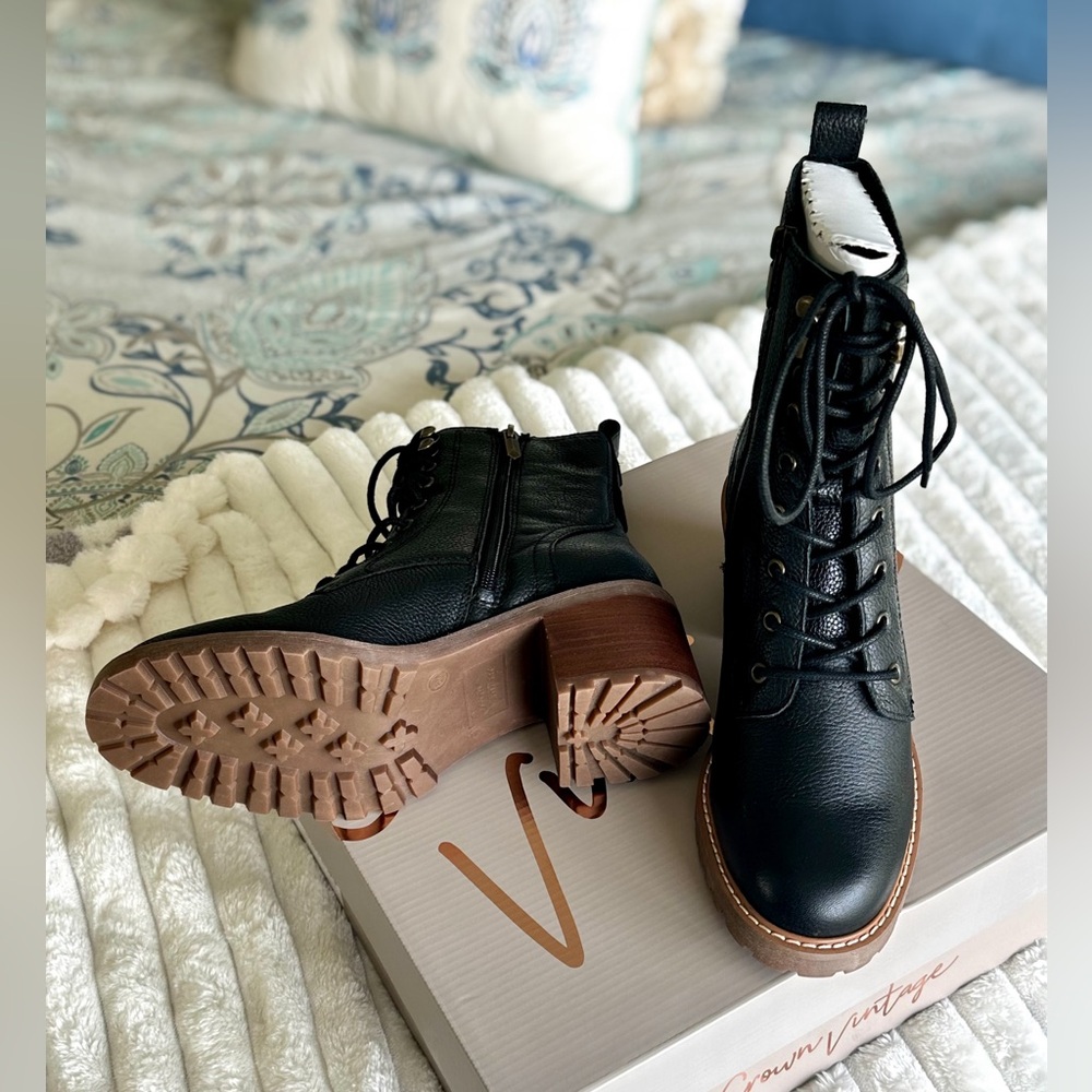 🔥NEW WITH TAGS - REAL LEATHER Boots 🥾 - Picture 2 of 14